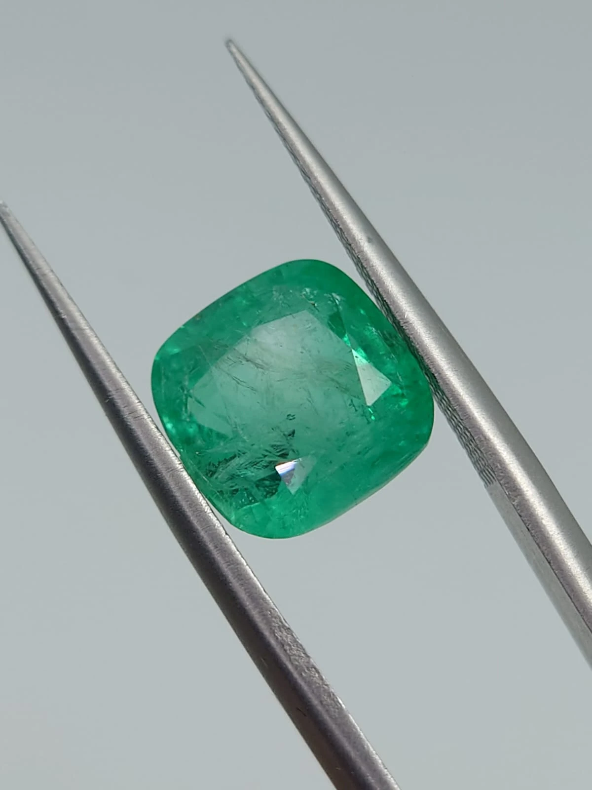 3.56ct Natural Emerald From Panjshir Afghanistan — view 1